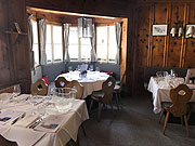im Inneren der Sonnbühel - Hoch-Genuss am Hahnenkamm in der vermutlich ältesten Skihütte der Welt.(©Foto: Barbara Osthoff)